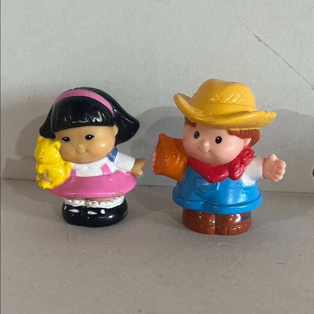 Retro little people Sonya Lee and Farmer Jed - with chair